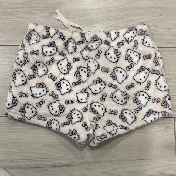 Sanrio hello kitty white and pink fuzzy pajama shorts size Xs   Brand new - Picture 5 of 5